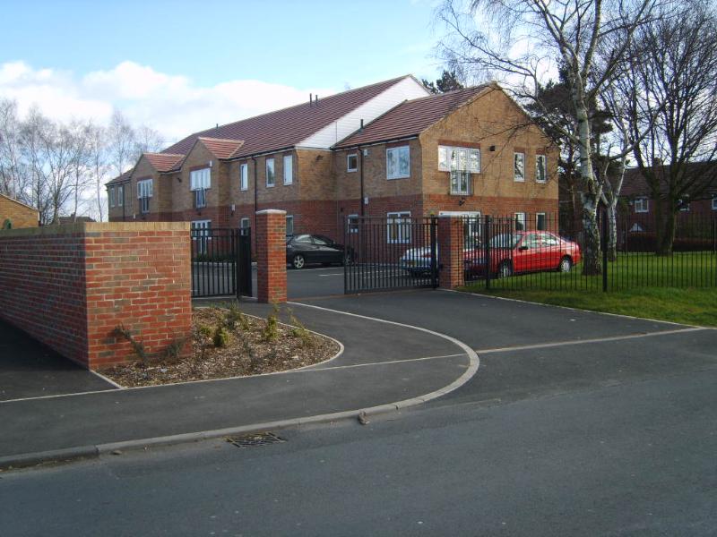 Photo of 1 West Park Walk, LS16 5HB